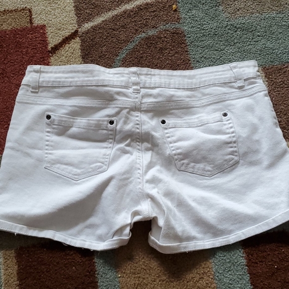Bluenotes Shorts - Picture 2 of 2
